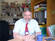 Dr Andrew Hoy